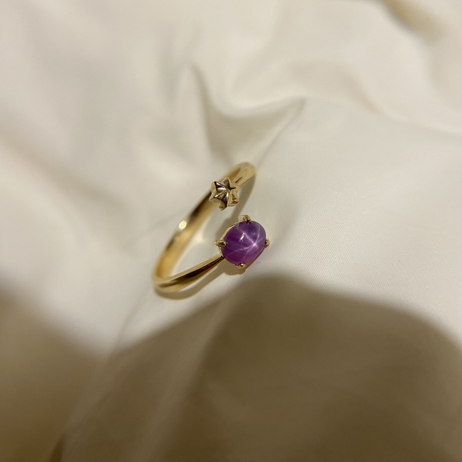 0.88 CT unheated star sapphire gold ring