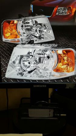 03-06 Ford expedition chrome headlights