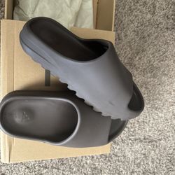 Size 6 Men, 8 Women Yeezy Slides