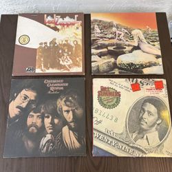 Vinyl Records. Led Zeppelin 2, Led Zeppelin House Of The Holly, 53 Units Mixed