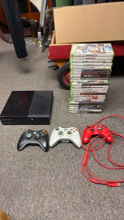 Xbox 360 Console Bundle with 3 Controllers and Games