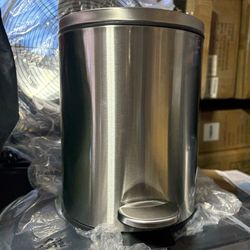 Magshion Stainless Steel Small Bathroom Trash Can, 1.3 Gallon (5 L) Round Step-On Trash Bin with Lid, Soft Close Garbage Can with Liner Bucket for Kit