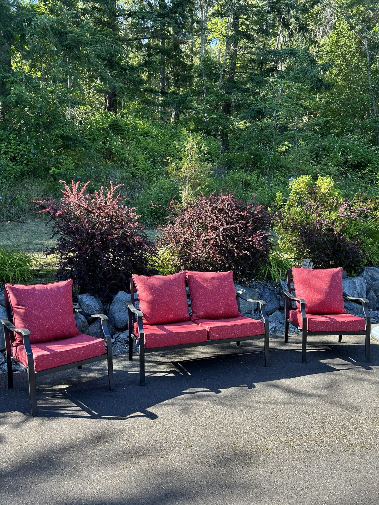 Outdoor Patio Conversation Set With Cushions