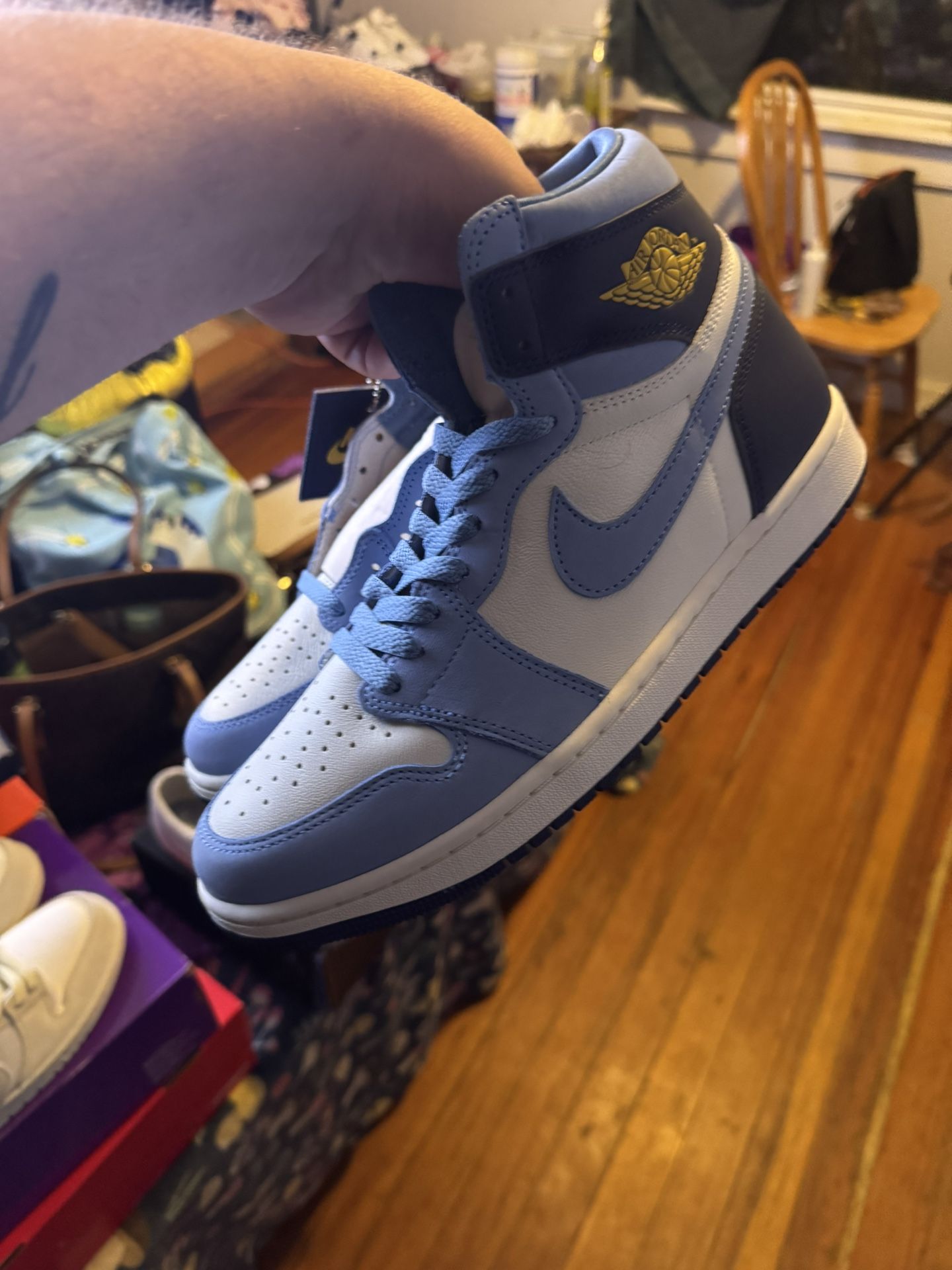 Jordan 1 UNC Blues Size 9 M 10.5 W