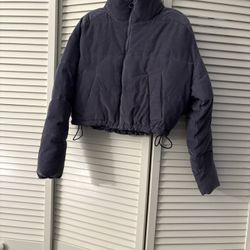 Hollister adorable super warm, soft purple women’s new jacket size S