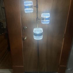 3-Light Modern Crystal Floor Lamp w/ Gold Base & LED Lights - Excellent Condition