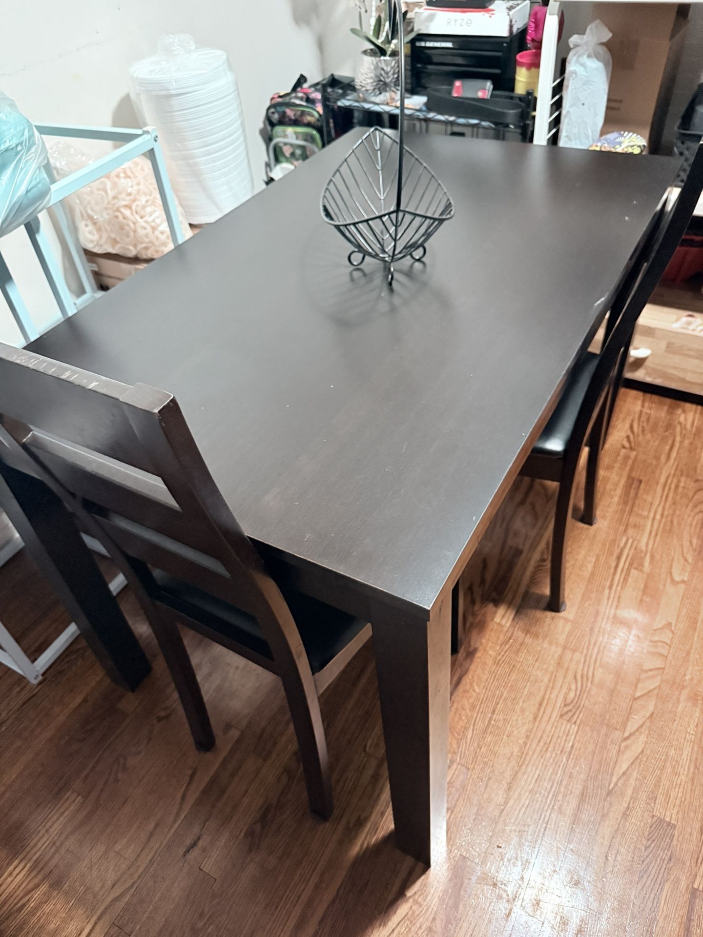 table with 2 chairs