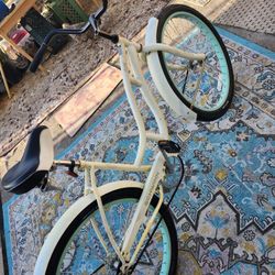 BIKE BEACH CROZER SCHWINN 26INCH FAT TIRES SINGL NEW TIRES AND TUBES EVERYTHING IS GOOD CONDITION 