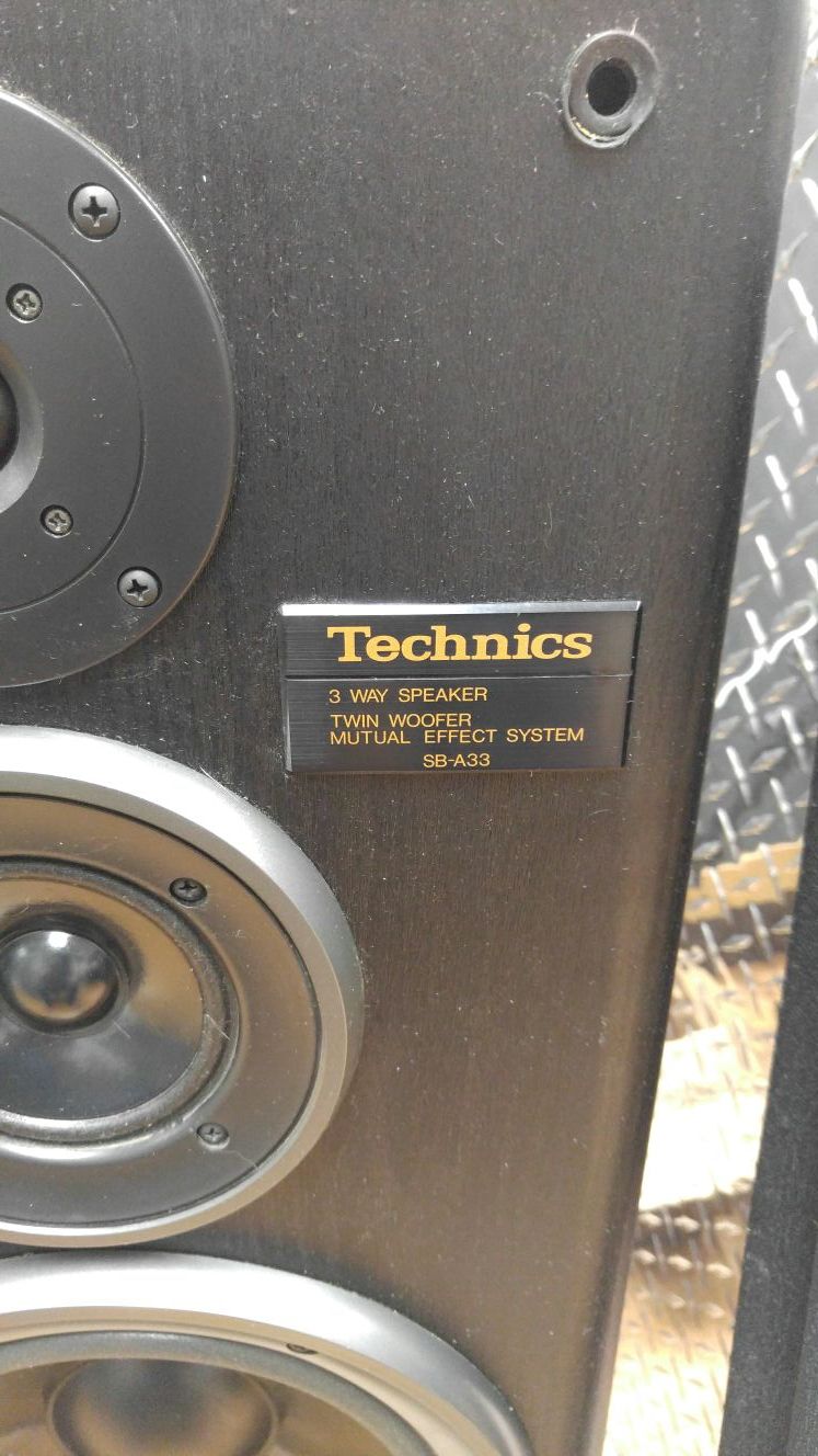 Technics 3 way speakers. Twin woofer SBA33, 260w. Very scarce speakers