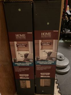 Wooden Blinds X2