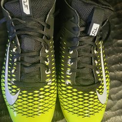 New..NIKE TROUT Baseball Cleats Black/Neon 