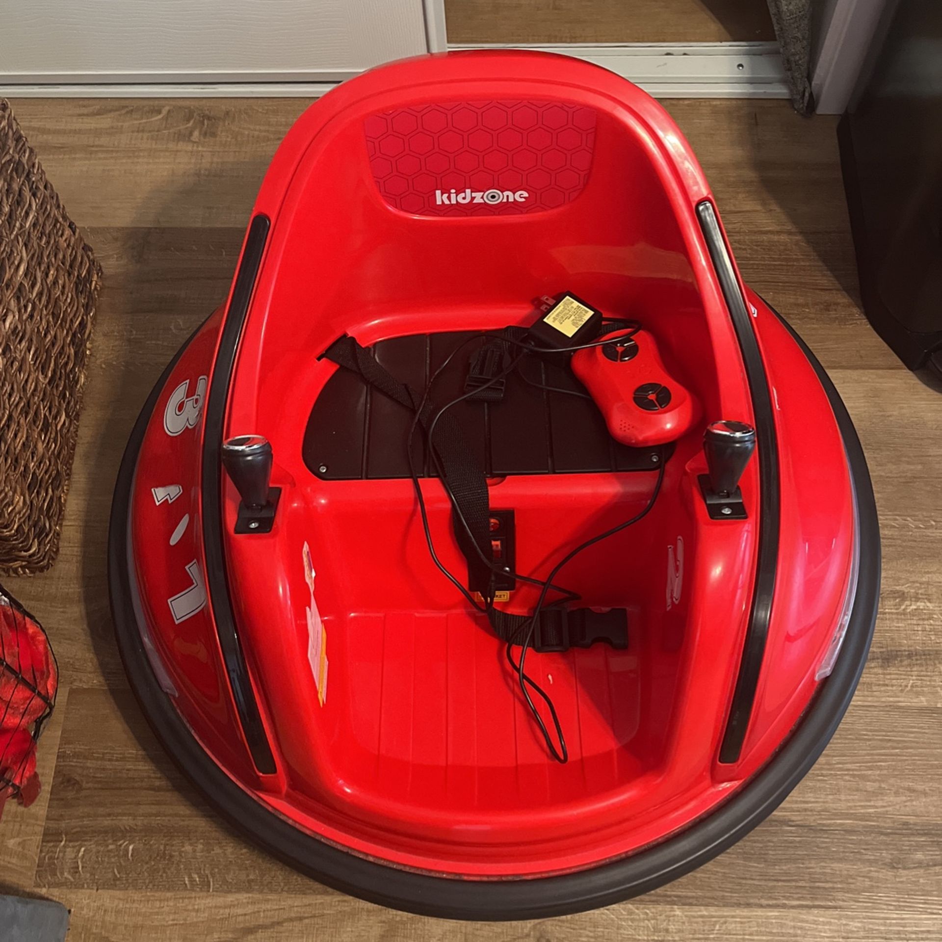 Kidzone 6V Electric Ride On Bumper Car for