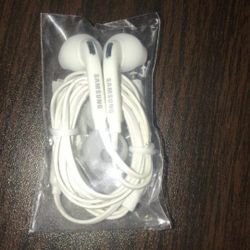 Brand new original Samsung headphones