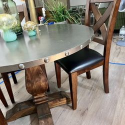 Round 42” Dining Table with 4 Chairs
