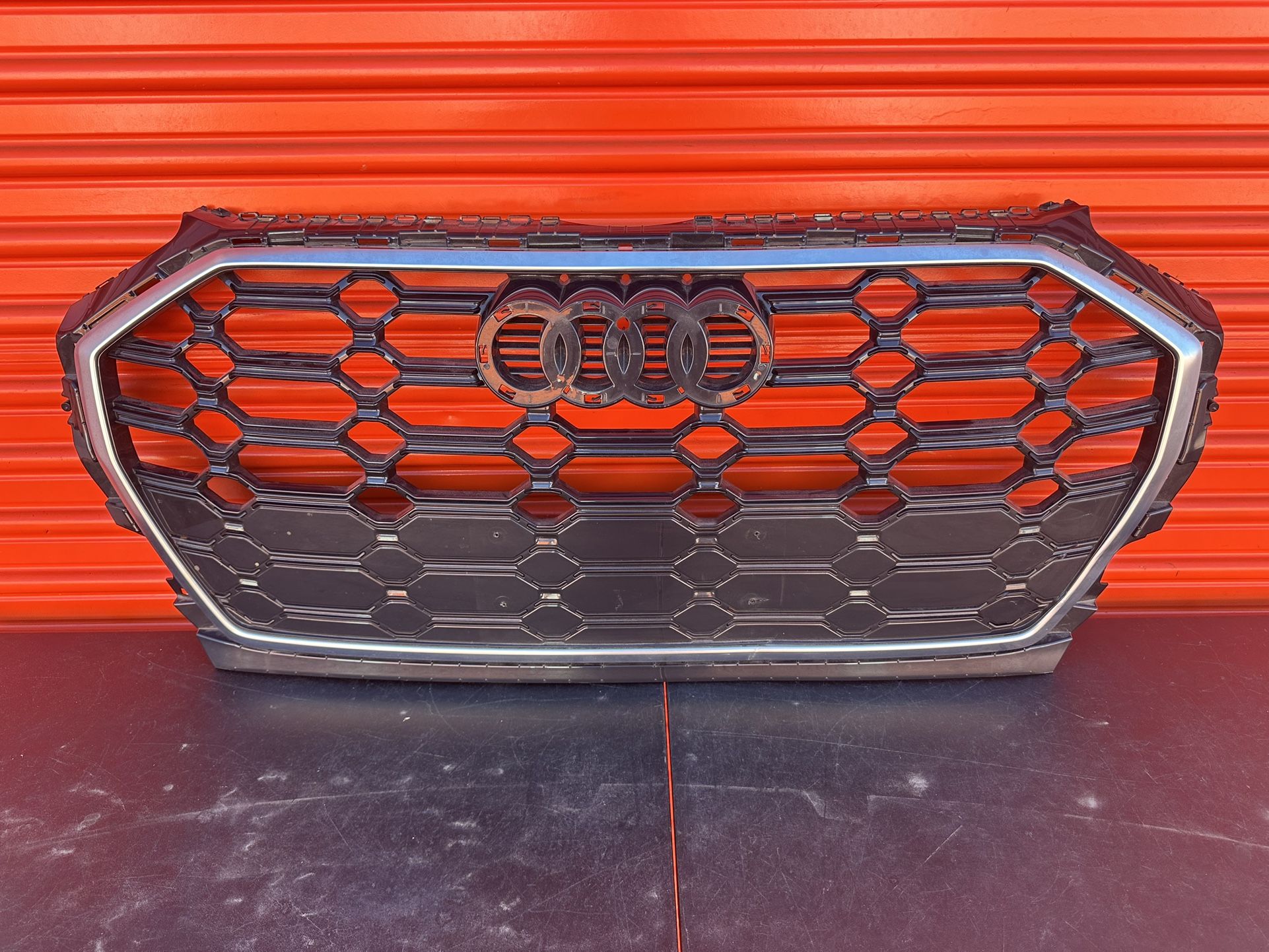 2021 -2022 Audi Q5 Front Grill Oem