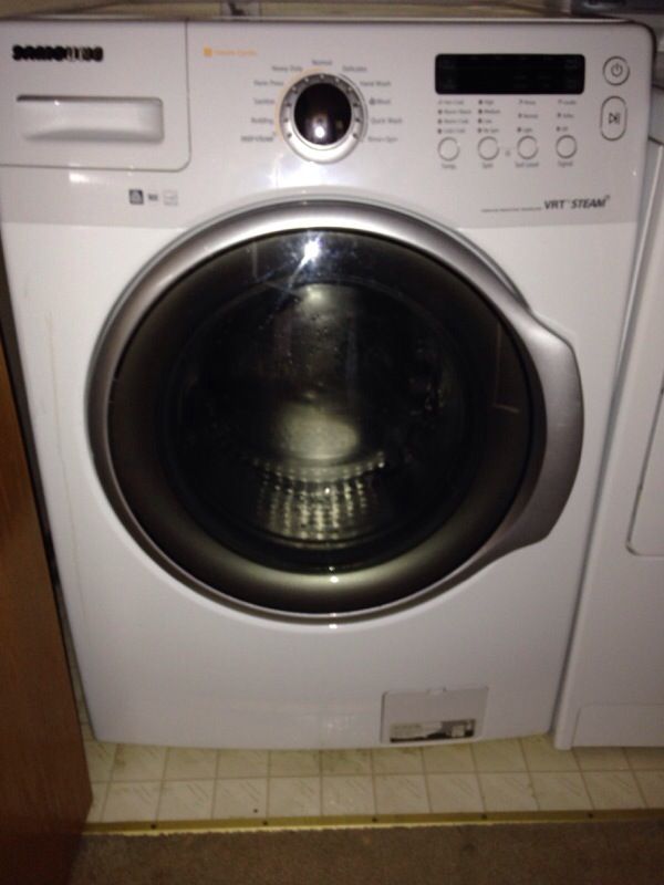 Samsung VRT Steam(Model#:Wf331anw/xaa) (MOVING MUST GO!)