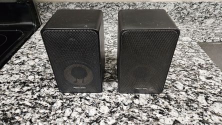 Realistic Minimus 7 speakers