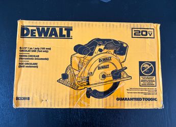 NEW DeWalt 20V 6-1/2" Circular SaW