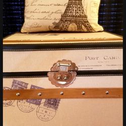 Paris storage box with Paris pillow 