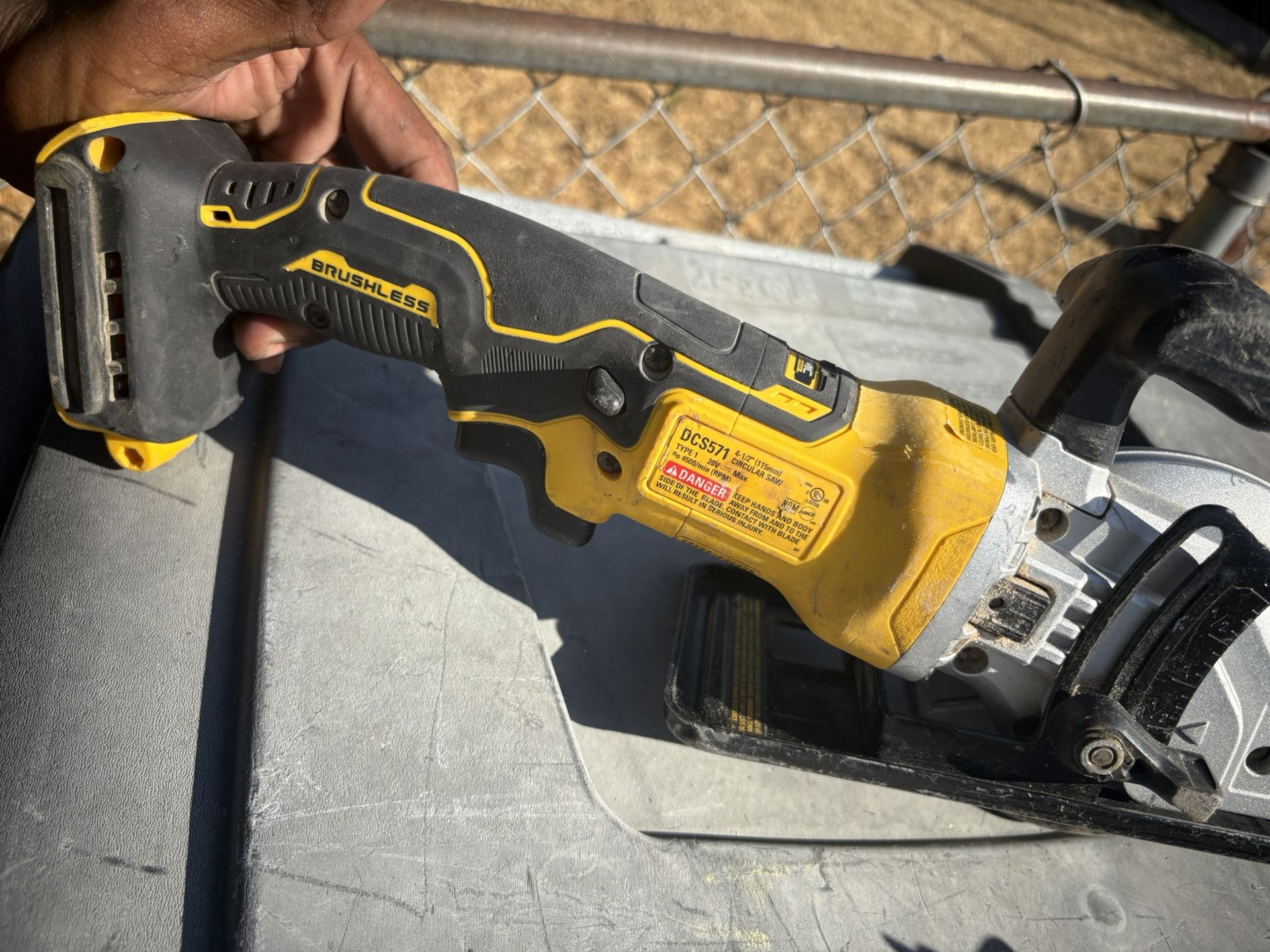 Dewalt Cordless Circular Saw 20v (tool Only)