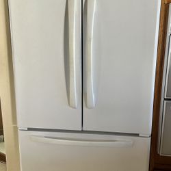 Amana 24.8 cu. ft. White Freestanding French Door Refrigerator w/Adj SpillSaver