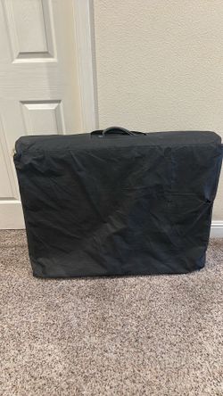 Foldable massage table