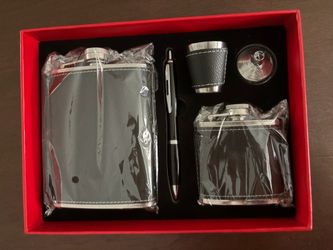 Gentleman’s Gift Set – Flask, Shot Cup, Pen & Funnel (New in Box)