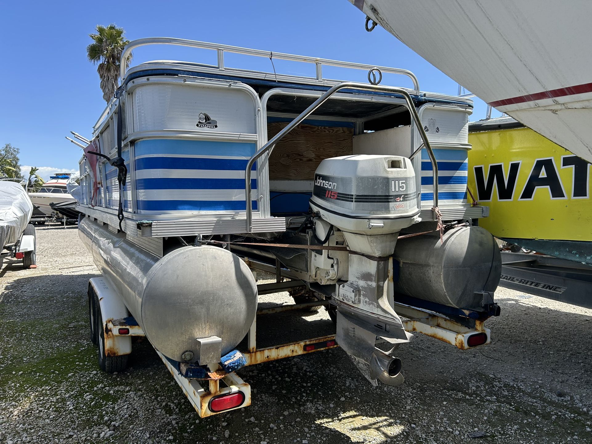 For Sale pontoon Boat 24 Feet For 18 People