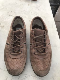 Brand name shoes. sizes 9 1/2. Used suede UGG $20, new no box Clarks $50, new no box Steve Maden boots$40