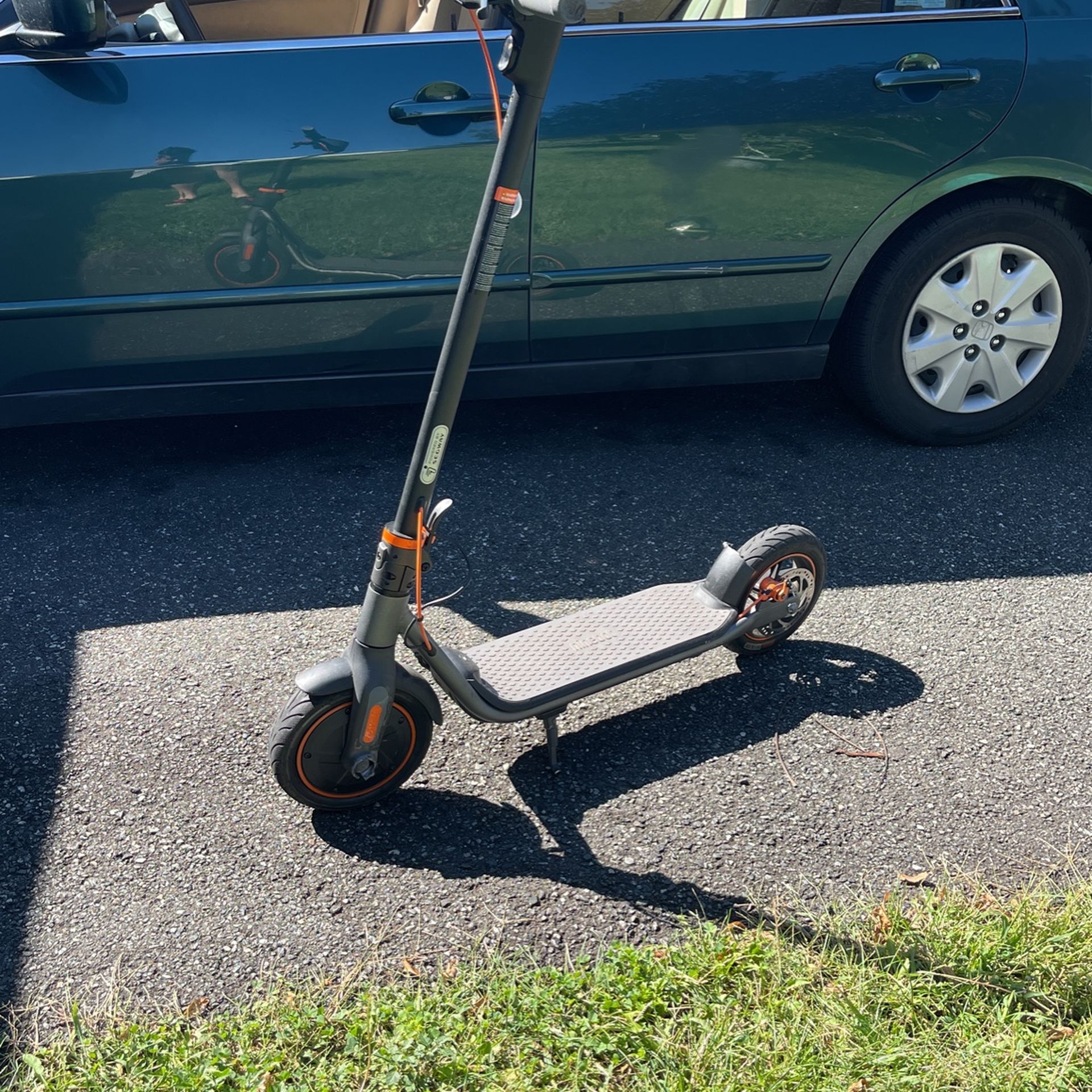 Segway Ninebot F35 Scooter