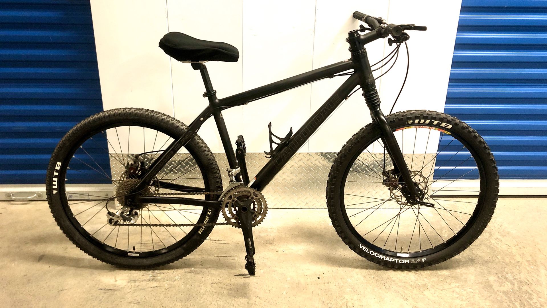 2007 CANNONDALE BAD BOY ULTRA 27-SPEED HEADSHOK DISC MOUNTAIN BIKE.
