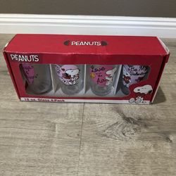 Peanuts Snoopy Valentine's Day Hearts 16oz Clear Drinking Glass 4-Piece Set