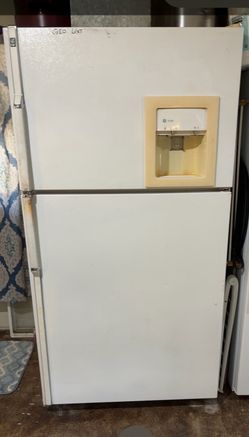Ge Profile Refrigerator 25 cubic ft.
