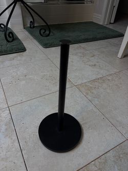 Black paper towel holder with suction