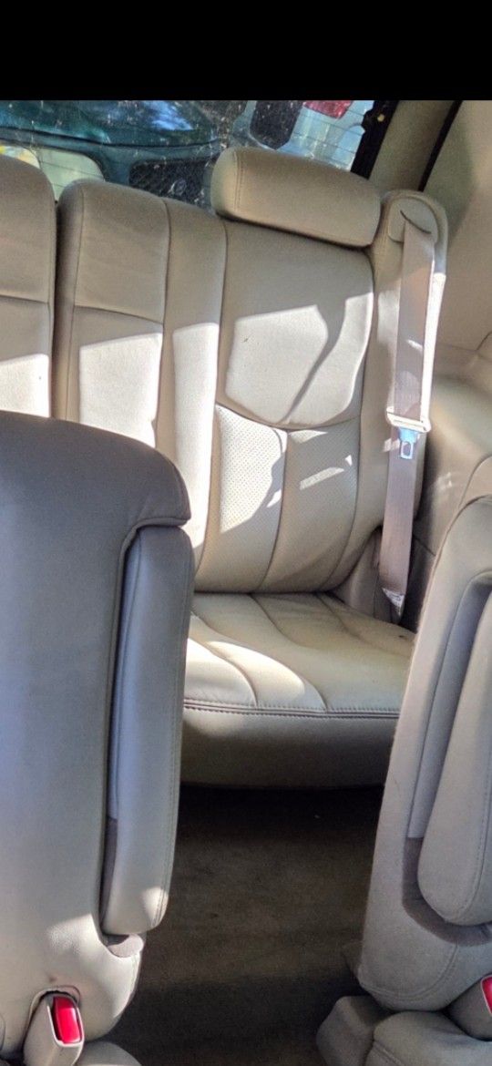 Cadillac Escalade 3rd Row Leather Seat Excellent Condition