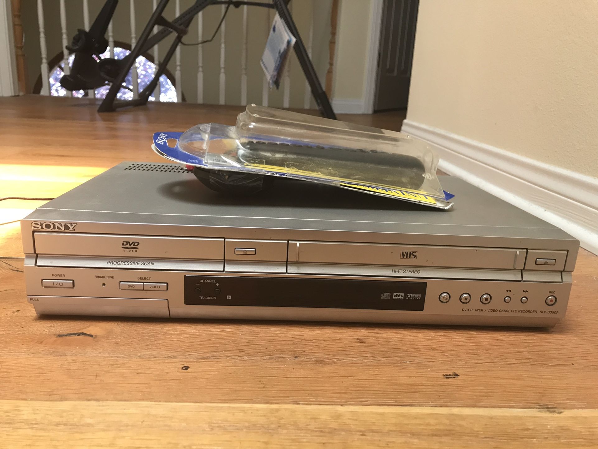 Sony SLV-D350P VHS/DVD Combo Player | Both Sides Work | Includes Universal Remote & AV Cables