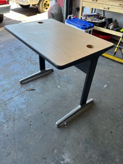 Herman miller action desk single