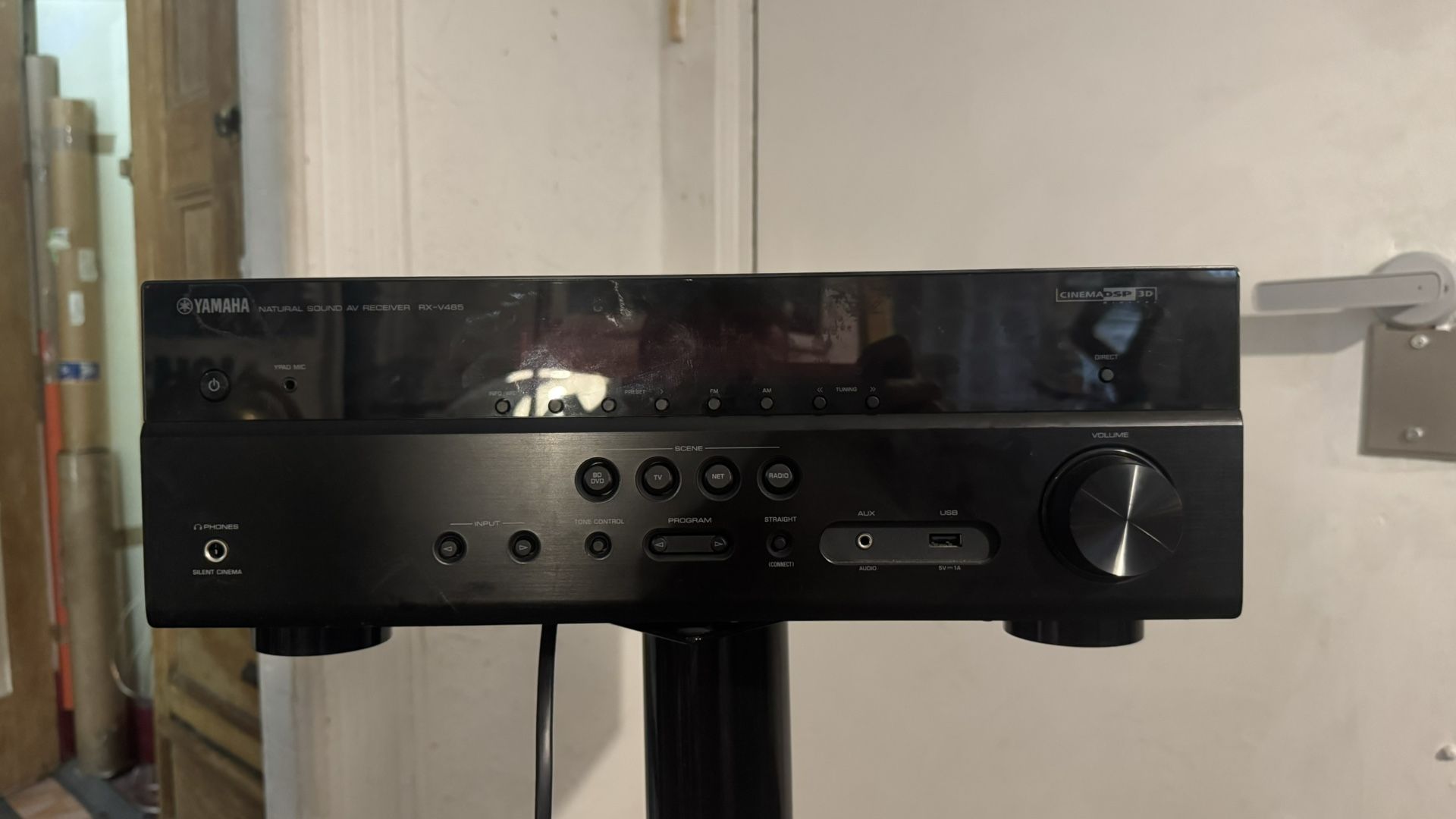 Yamaha RX-V377 5.1 Channel Home Theater Receiver + 4 Speakers, Subwoofer & Stands - Excellent Condition