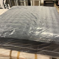 KING MATTRESS BEAUTYREST BLACK SERIES 4 PILLOWTOP FIRM