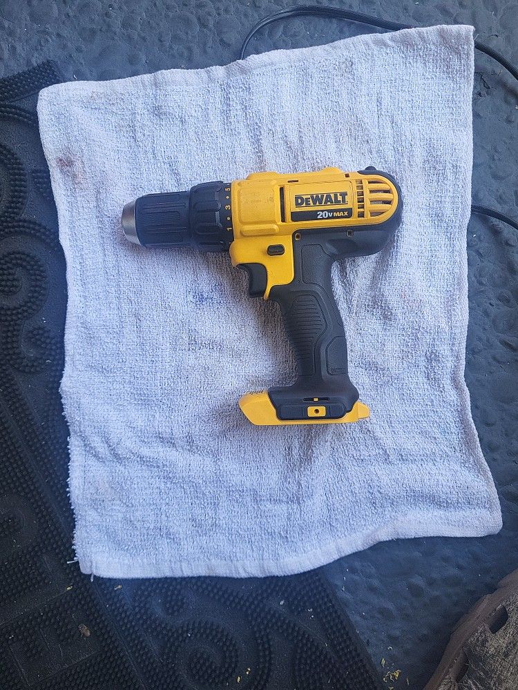 Dewalt 20v DRILL Driver 1/2'