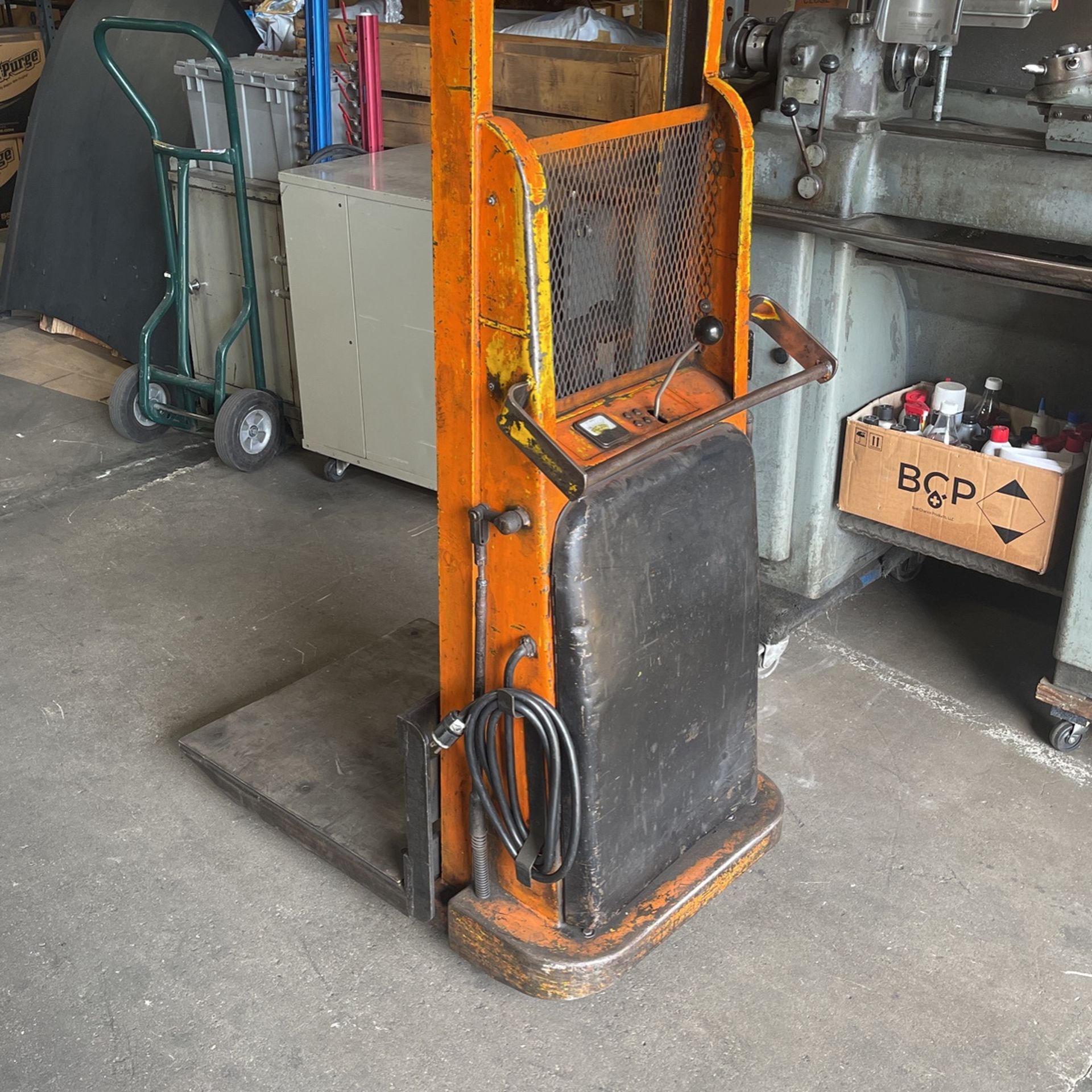 Big Joe Lift Truck Max Capacity 2000 LBS for Sale in South Gate, CA ...