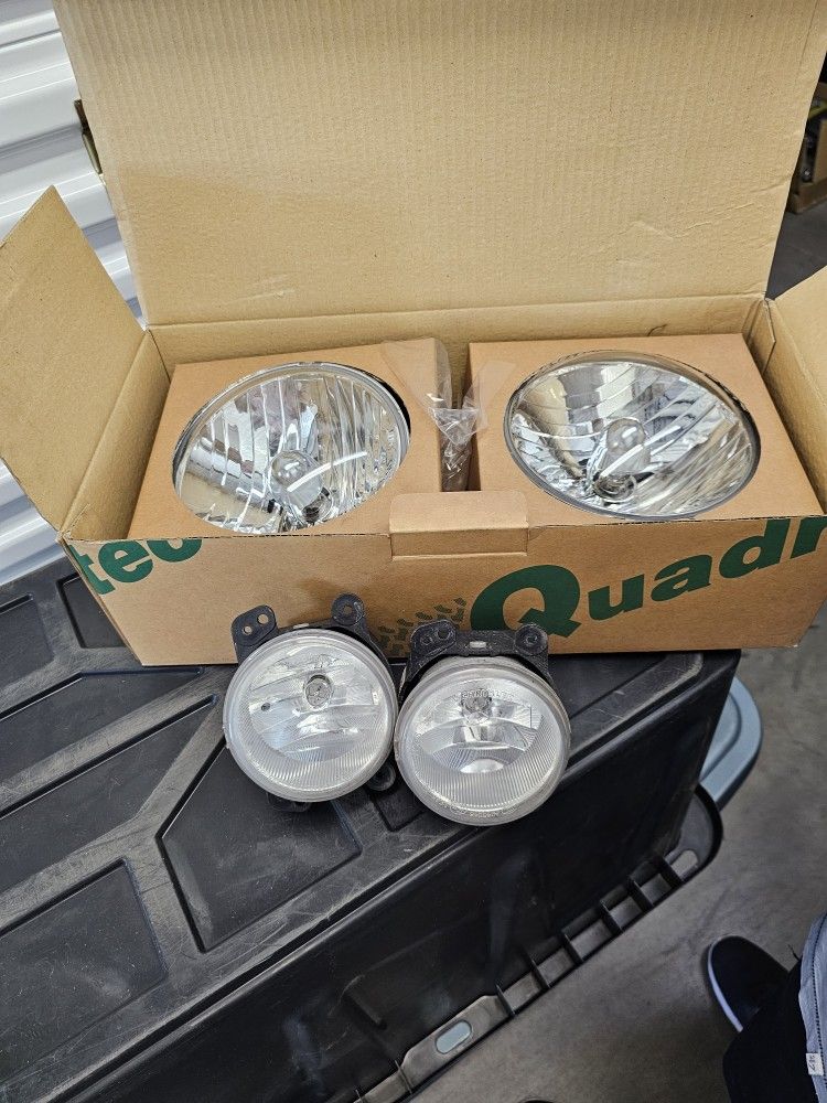 OeM Foglights And Headlights 2016 Jeep Wrangler