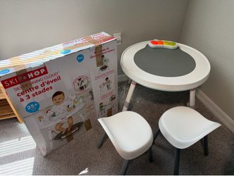 Skip Hop Silver Lining Cloud Activity Center + Table & 2 Chairs – Like New