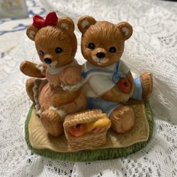 Home Interiors & Gifts #1421, Picnic Bears.