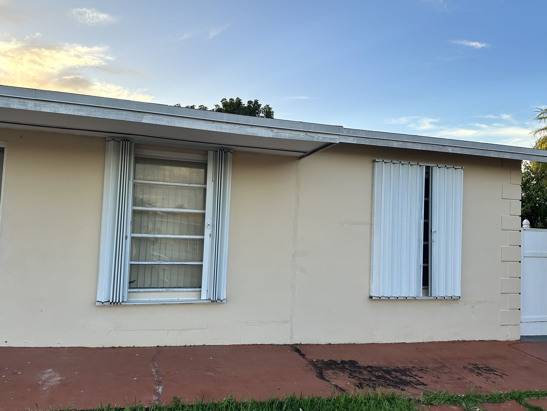 Hurricane Shutters $50 a $110 - Protectores de Ventanas Para Huracanes