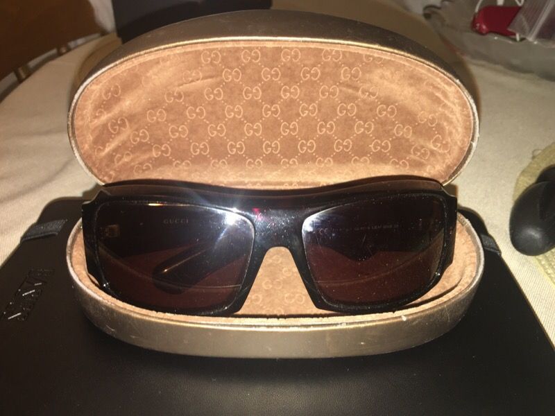 Gucci Sunglasses Brown with logo on arms
