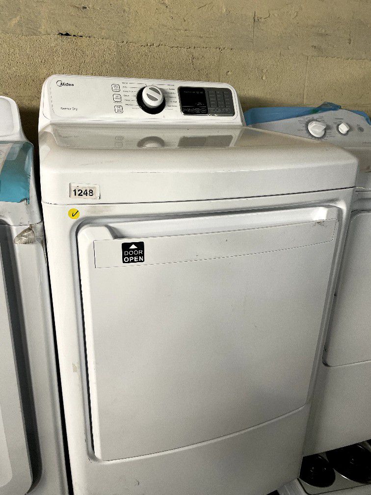 Midea 27 Inch Electric Dryer with 7.5 Cu. Ft. Cap. $300