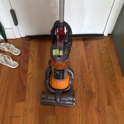 Dyson DC24 Vacuum Cleaner 
