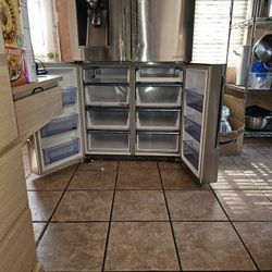 Refrigerator-good for Parts