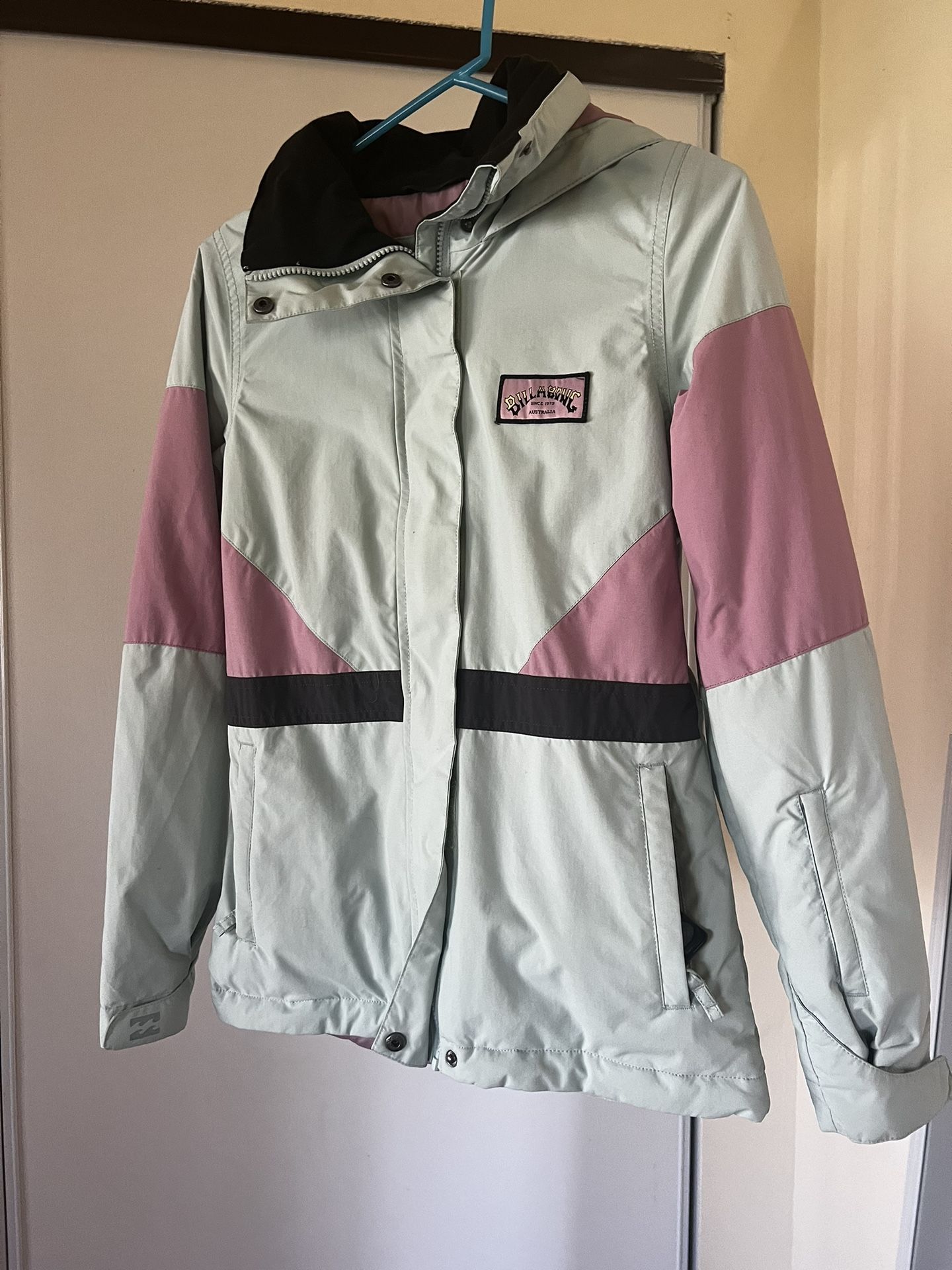 New Women's Billabong Snow Jacket